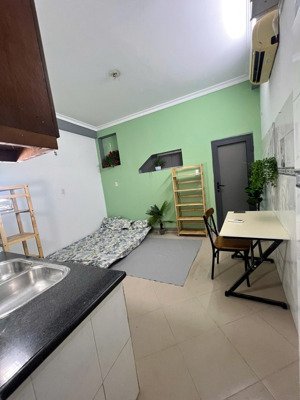 phòng 19m2 tầng 1máy lạnh, bếp giờ giấc tự do cho thuê ngay lạc long quân-ni sư quỳnh liên