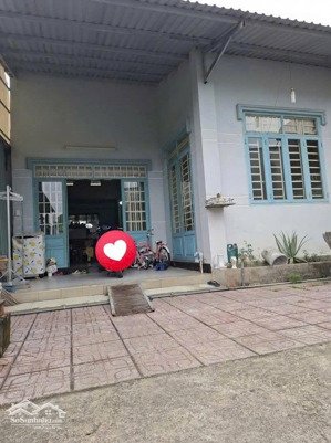 nhà cấp 4 dĩ an, tp. hcm. hẻm xe hơi, vị trí: thuộc khu trung tâm, gần ngay các trục đường lớn