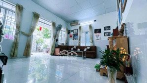 bán nhà 2 tầng âu cơ ngang 6,47m ô tô quay đầu gần chợ lạc long quân chỉ 8,1 tỷ