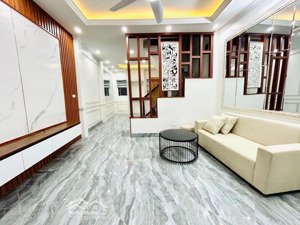 vĩnh hưng- nhà mới koong về ở ngay - ô tô cách 20 mét- gần trường chợ - 6 ngủ - vị trí đẹp