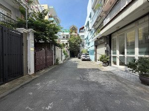 3,68 tỷ ngay nguyễn tri phương, q.10 - ngang 5m - hẻm xe hơi - đang cho thuê 20 triệu / tháng