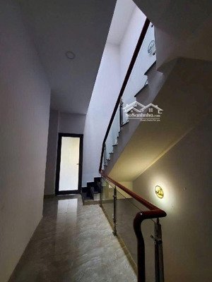 hiếm, nhà đúc 3 tầng 75m2, 8 phòng cho thuê, mặt tiền hẻm, ngay quốc lộ 13, vạn phúc city, 7.x tỷ