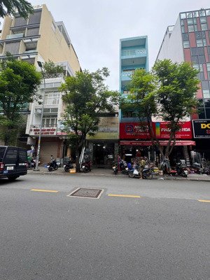 giá hạ rẻ! chủ thiện chí bán nhà đường calmette p. nguyễn thái bình quận 1. dt: 4x18,5m giá 45 tỷ