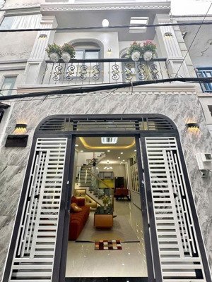 tại bình thạnh. căn 38m vũ tùng xây 1 trệt 1 lầu, giá 7 tỷ 150. gần chợ bà chiểu. hẻm 5m, sổ riêng