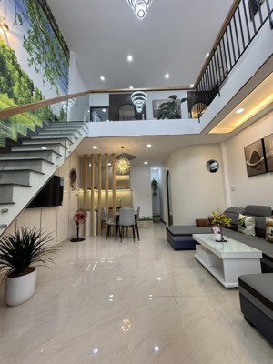 chưa tới 90 triệu/m2-rẻ- diện tích to- nở hậu tài lộc- nhà mới ở ngay- 2 tầng- đg lê đức thọ