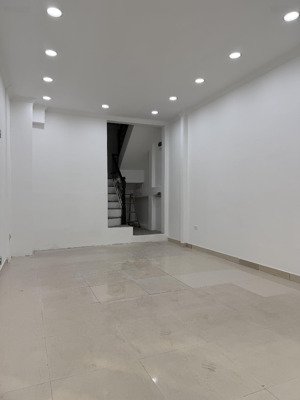 cho thuê cả nhà mặt phố quán thánh - ba đình