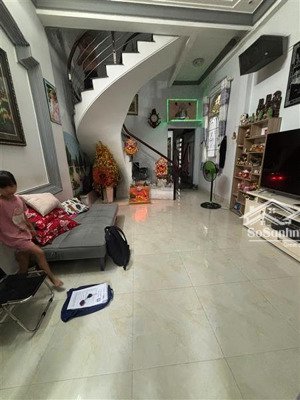 nhà bán đ hoàng xuân hoành- 2 tầng- gần đầm sen- nhỉnh 5 tỷ