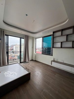 chính chủ cho thuê căn hộ full nội thất 6tr - 35m2 mặt phố tây hồ đẳng cấp châu âu