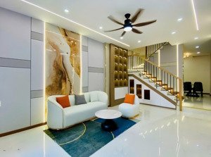 kẹt vốn bán gấp nhà hxh thông tôn thất thuyết quận 4, shr 60m2 giá chỉ 3 tỷ 550 tl