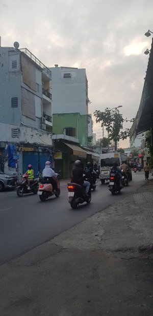 giảm ngay 2 tỷ. nhà hxh lê văn duyệt phường 1 bình thạnh. dt 65m2 giả tốt