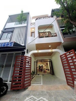 bán gấp căn nhà 52m2 đường nguyễn tiểu la p8 q10 hẻm 6m giá 3tỷ250 sổ hồng riêng chính chủ