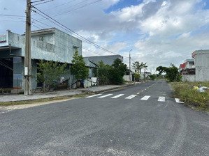 đất sát sông,cách bờ biển 400m, sát đường lạc long quân, coco river( kdc thống nhất)