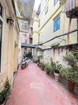 nhà mới kính cong - trung tâm đống đa, 5 phút ra văn miếu.