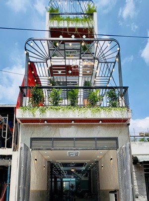 chủ nhà ngộp cần bán nhà đường đoàn văn bơ, p.15, q.4, 2 tỷ 2, 60m2, có hđ thuê 18tr/th, hẻm otô.