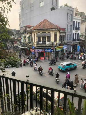 bán nhà tầng 2 phố lương văn can, ngã 3 lương văn can, hàng gai