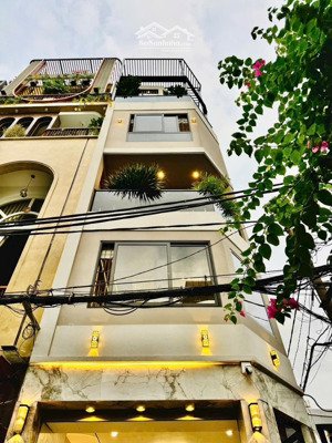 5 đồng 1 quận 1 mà tầm này còn duy nhất mỗi căn này rất may mắn cho khách chốt trước tết, dt 60m2