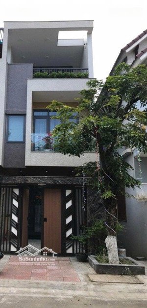 cho thuê nhà nguyên căn gần thăng long full nội thất cao cấp chỉ việc xách vali vào ở