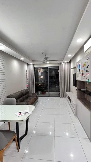 bán căn hộ 2pn cc the gold view 346 bến vân đồn, quận 4 diện tích : 80,7m2 2pn 2wc có nộ