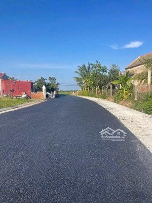 chính chủ cần bán 60m2(6x10m) sử dụng 70m2. mặt đường nhựa 8m. lô góc ngõ thông 3m kim côn