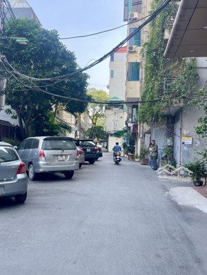 trung kính dòng tiền 1t.ỷ1/năm,12pkk- 18t.ỷ 63m2, 7 tầng thang máy- 40m ô tô tránh.