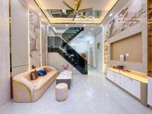 bán gấp căn nhà đường nguyễn thượng hiền/ q3 . 73,5m2 / giá 4.250 tỷ. còn hđ thuê 25tr/ t