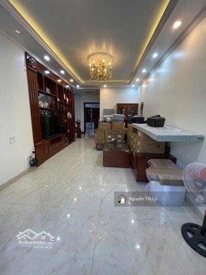 chính chủ bán btlk phùng khoang ôtô tránh thang máy nội thất gỗ lim (itl305065)