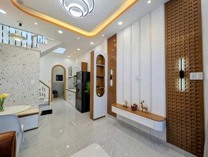 nhà khu phan xích long . 34m2 . 3pn . 2 tầng . giáp q.1