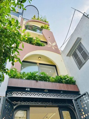 mới về hàng ngay tân hưng, q5 - 52m2. 1 trệt 3 lầu. đường 6m xe hơi. sổ hồng sẵn