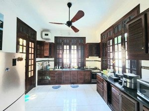 bán nhà trần quốc thảo 344m2 3 tầng - 160 tỷ - biệt thự hồ bơi sang trọng quận 3