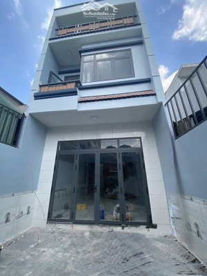 nhà mới hoàn thiện ngay chợ dĩ an 1