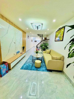 lô góc phố hoàng mai nhà đẹp dân xây ngõ thông tứ tung 45m x4t giá 7.65 tỷ có tl