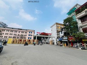 víp, tòa nhà cổng trường đh hà nội 160m2*mt12m 51pkk lô góc ô tô doanh thu 3.6 tỷ/năm