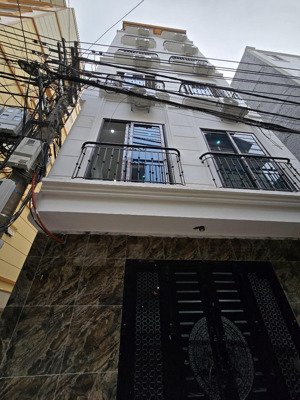 hòe thị 2 mặt ngõ ô tô 7 chỗ đỗ cửa kinh doanh. 50m 4 tầng mt 4.6m ngõ thông,