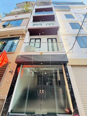 bán nhà nguyễn văn cừ 43m 6 tầng 11,5 tỷ: dân xây, ô tô tránh , full nội thất xịn sò, trung tâm