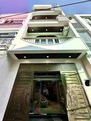 nhà đẹp ngõ thông xây mới phố nguyễn tường loan - full nội thất, có sân cổng