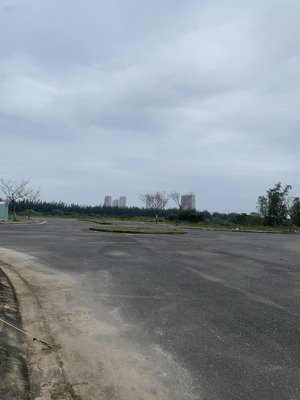 kđt số 4: vị trí đẹp, đường 27m, gần sông, giá tốt đầu tư.