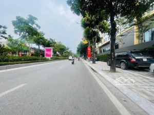 bán gấp mảnh đất mặt phố lạc long quân- âu cơ- tây hồ . ô tô tránh kinh doanh-28 tỷ