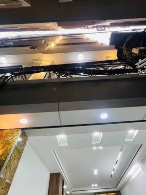 bán nhà xuân đỉnh 30 m 6 tầng thang máy giá 8,8 tỷ