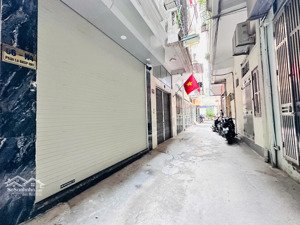 bán gấp nhà đẹp đón tết dân xây cầu giấy ,7 ngõ rộng gần phố sổ đỏ vuông, dt 45m2, giá nhỉnh 12 tỷ