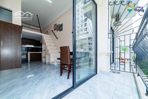 gác lửng ban công view siêu đẹp ngay trung tâm hà đông