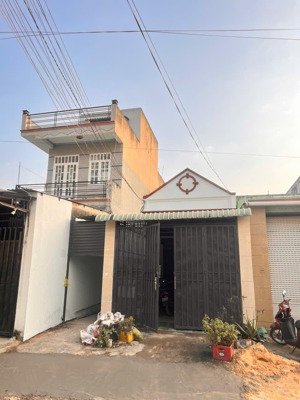 bán rẻ nhà cấp 4 + 4 phòng trọ mặt tiền kinh doanh, thuận giao, thuận an