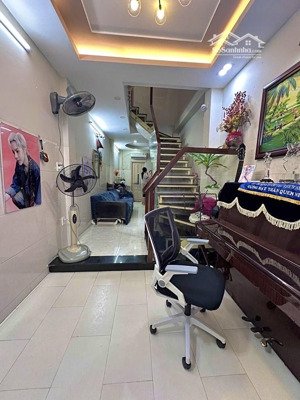 nhà xinh, ko lg qh - trần hưng đạo - 27.1m2, 3tầng - 5.25tỷ