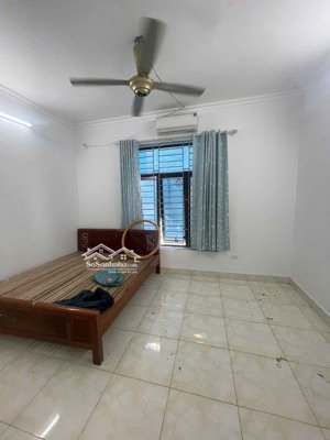 bán nhà riêng tại đông mỹ, 5,35 tỷ, 40m2, 4pn, 5wc, mặt tiền 4.8m, giá cực chất