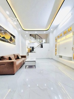nhà một đời chủ, dọn vào ở ngay 65m2 3 tầng kiên cố, gần ngã tư thủ đức ga metro, chỉ 5.9 tỷ (tl)