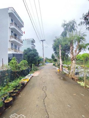 đất thổ cư,đường hà huy giáp ,p thạnh lộc,q 12.dt 107m2 (5.2x20)3.8tỷ.đường 8m.