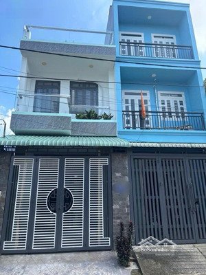 nhà giá rẻ quận 9-gần chợ-2 mặt thoáng-sổ riêng-3 tầng hoàn công-không quy hoạch-hẻm xe hơi-5,2 tỷ