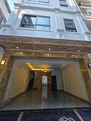 siêu phẩm phố phạm văn đồng tây hồ . nhà mới 7 tầng thang máy fun nội thất st 46 m giá nhỉnh 18tỷ