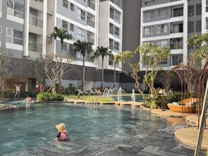 tôi chính chủ cần bán lại suất ngoại giao căn hộ 2pn -2wc happy one central . lh ms tú