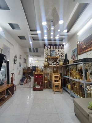 nhà thạnh lộc 29 sát ngã tư ga , quận 12- dt 66m2(4 x 17m)- hxh - 5.3 tỷ tl