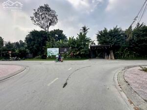 Nhà Đất Vĩnh Phú Giáp Sông Sài Quốc Lộ 13 DT 780 Giá 18,3 Tỷ